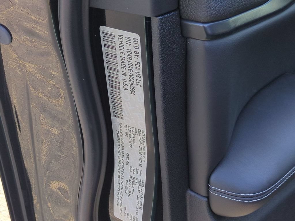 New 2027 Jeep Grand Cherokee Laredo X RWD image 36