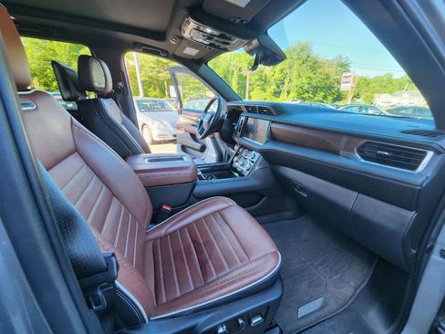 Used 2023 GMC Yukon Denali Ultimate AWD/4WD image 22