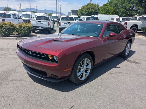 Used 2022 Dodge Challenger SXT AWD/4WD image 10