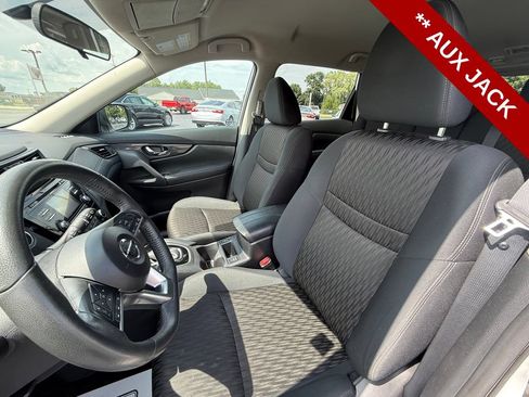 Used 2017 Nissan Rogue SV FWD image 13