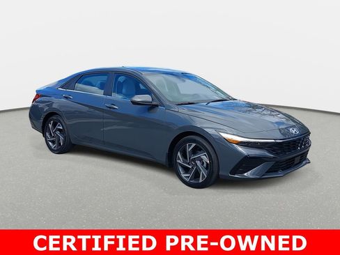 Used 2025 Hyundai Elantra Limited FWD image 3