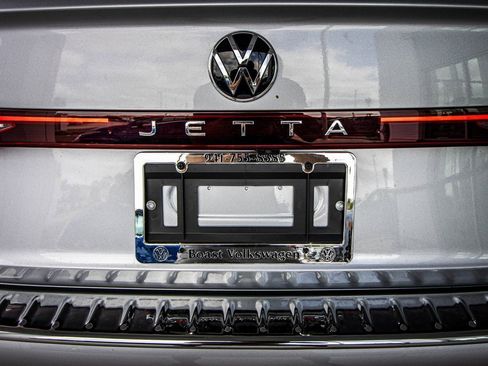 New 2026 Volkswagen Jetta SE image 16