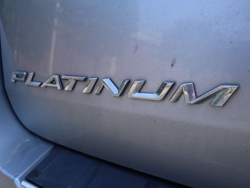Used 2021 Ford Explorer Platinum w/ Equipment Group 601A AWD/4WD image 31
