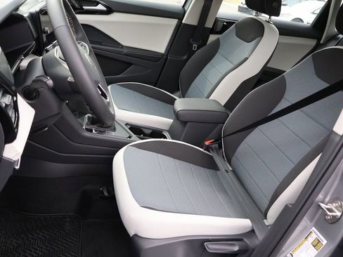 New 2026 Volkswagen Taos S image 40