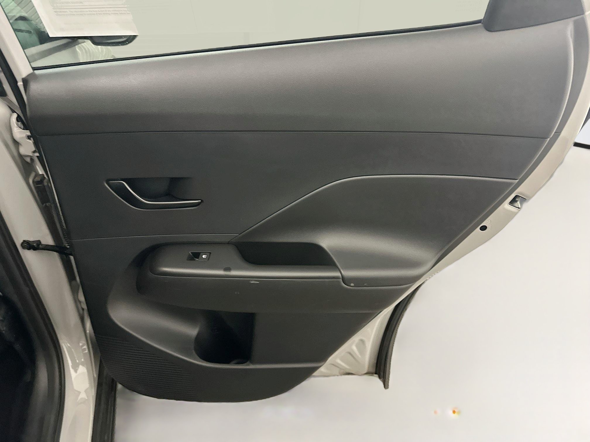 Used 2025 Hyundai Kona SEL AWD/4WD image 30