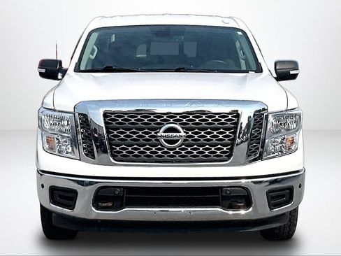 Used 2018 Nissan Titan SV w/ SV Convenience Package AWD/4WD image 4