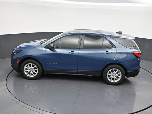 Used 2024 Chevrolet Equinox LS w/ Driver Confidence II Package FWD image 16