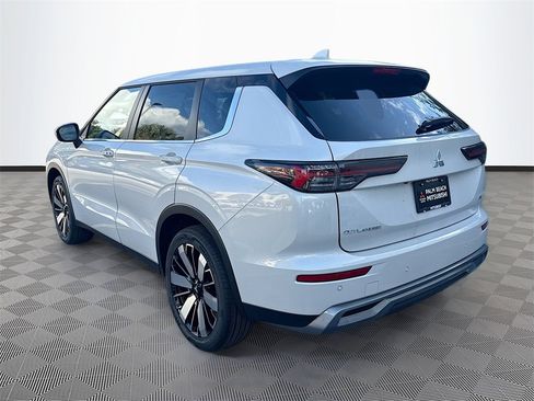 New 2026 Mitsubishi Outlander SE image 5