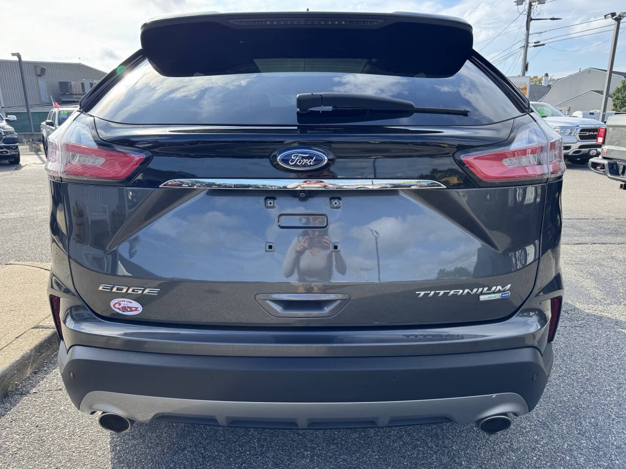 Used 2020 Ford Edge Titanium w/ Equipment Group 301A AWD/4WD image 8
