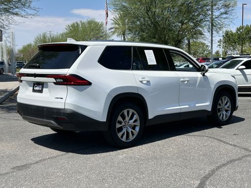 Used 2024 Toyota Grand Highlander FWD image 4