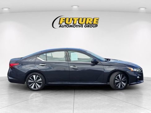 Used 2019 Nissan Altima 2.5 SV FWD image 3