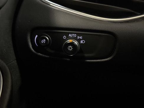 Used 2021 Chevrolet Malibu LT FWD image 18