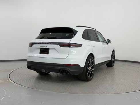 Certified 2023 Porsche Cayenne S AWD/4WD image 9