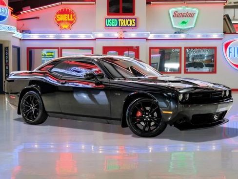 Used 2018 Dodge Challenger R/T w/ Blacktop Package image 1