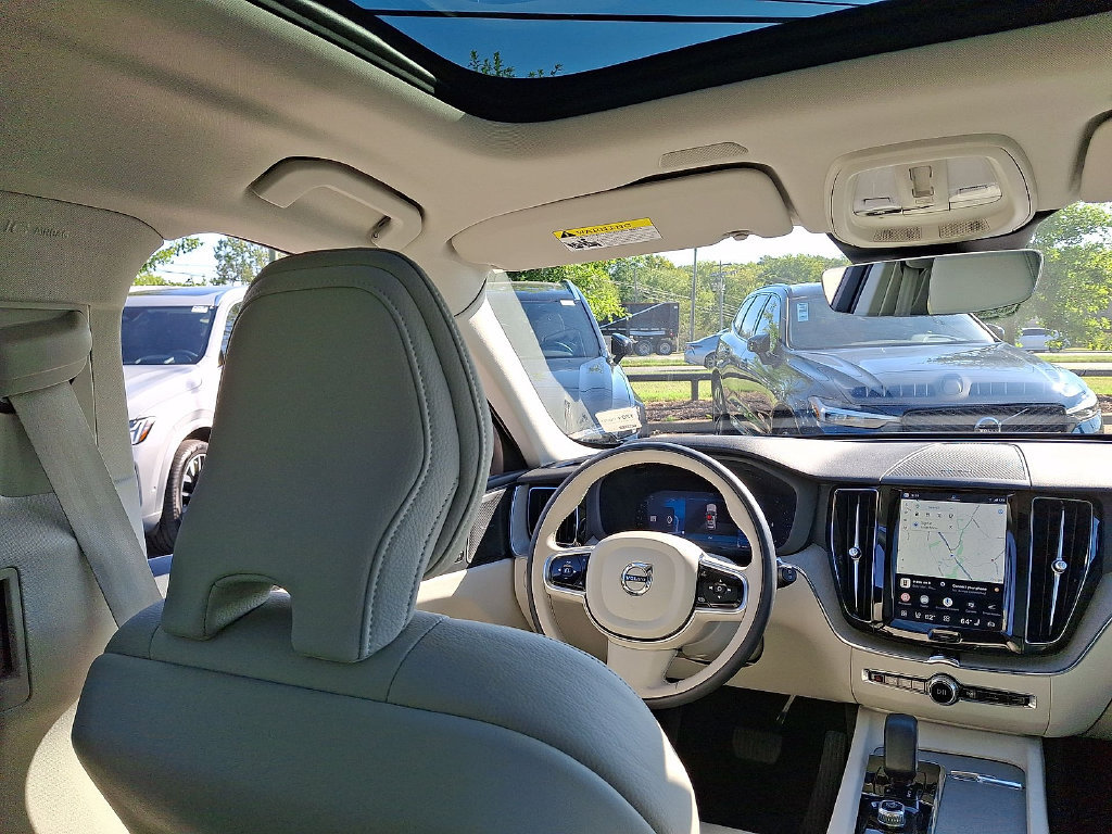 Certified 2024 Volvo XC60 B5 Plus w/ Protection Package Premier AWD/4WD image 15