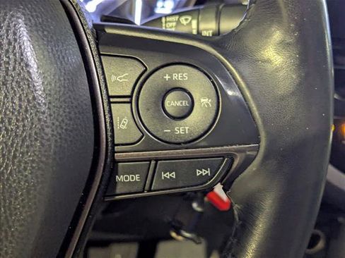 Used 2022 Toyota Camry SE image 10