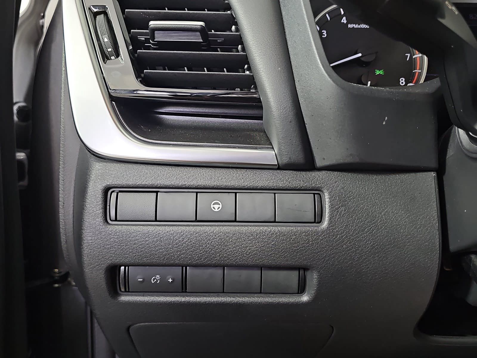 Used 2023 Nissan Rogue SV FWD image 24