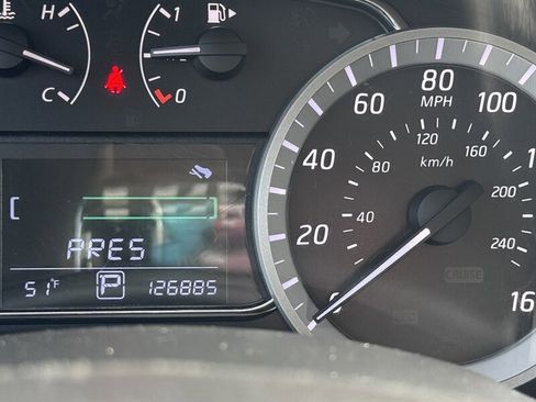 Used 2014 Nissan Sentra SR w/ Premium Package image 23