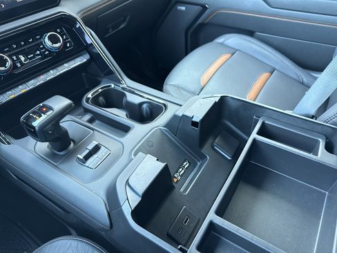 Used 2024 GMC Sierra 1500 AT4 w/ Technology Package image 19