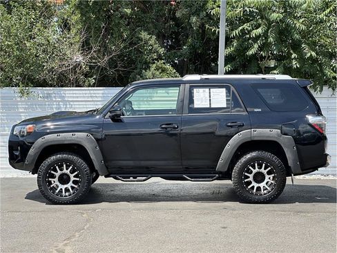 Used 2015 Toyota 4Runner SR5 AWD/4WD image 13
