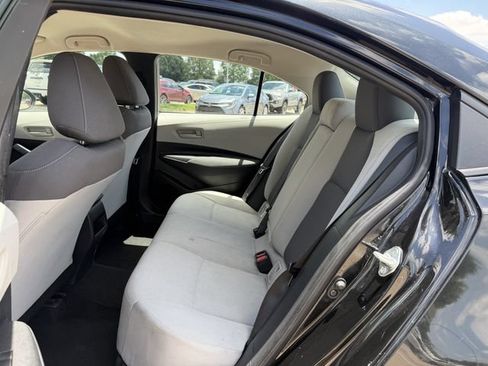 Used 2022 Toyota Corolla LE FWD image 25