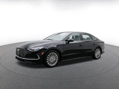 Used 2025 Hyundai Sonata SEL FWD image 3