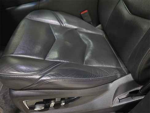 Used 2018 Cadillac Escalade Luxury image 29