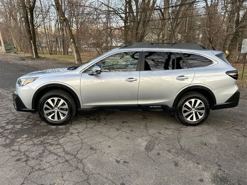Certified 2021 Subaru Outback Premium image 5