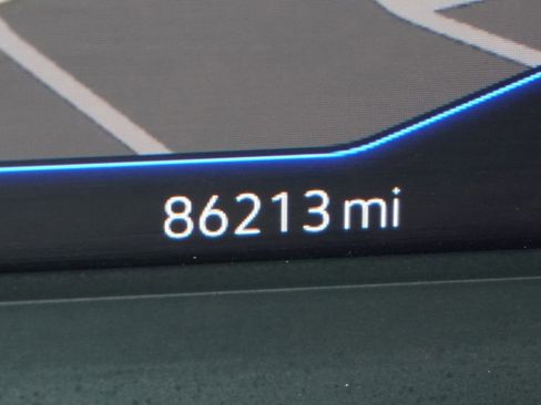 Used 2022 Volkswagen Taos SEL w/ Panoramic Sunroof Package image 14