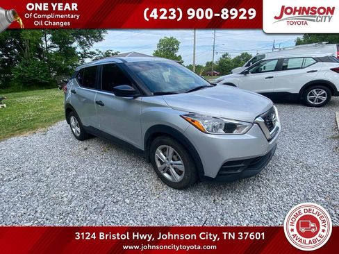 Used 2020 Nissan Kicks S FWD image 1