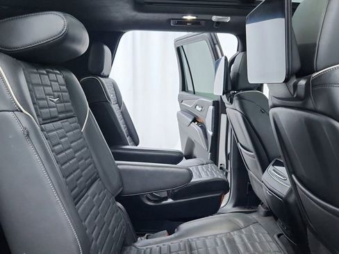 Used 2022 Cadillac Escalade Sport Platinum image 40