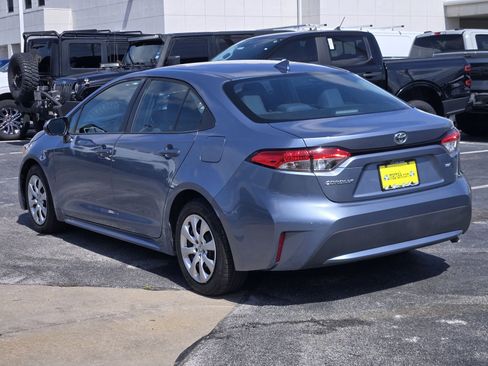 Used 2020 Toyota Corolla LE FWD image 6
