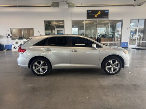 Used 2010 Toyota Venza image 6