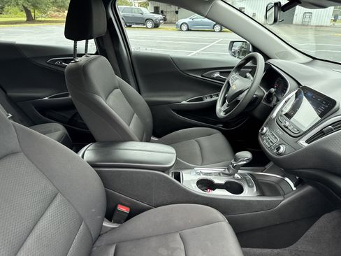 Used 2024 Chevrolet Malibu LT image 33