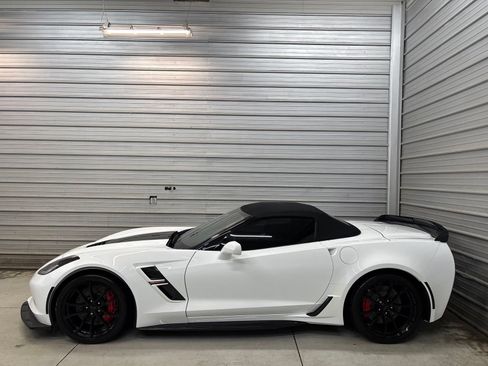 Used 2019 Chevrolet Corvette Grand Sport w/ Carbon Flash Badge Package RWD image 10