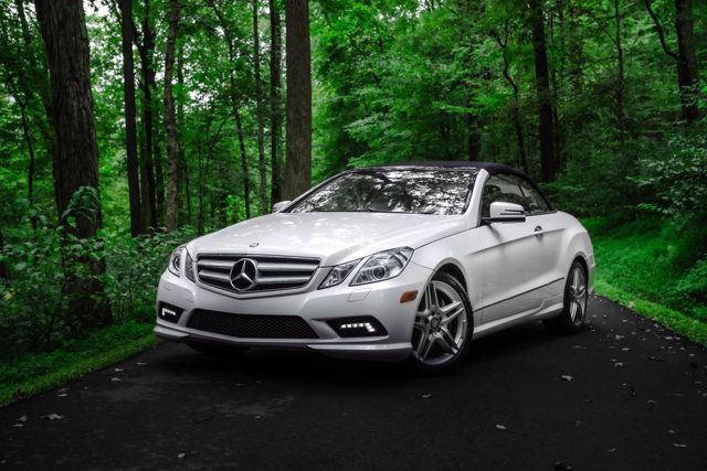 Used 2011 Mercedes-Benz E 550 Cabriolet image 4