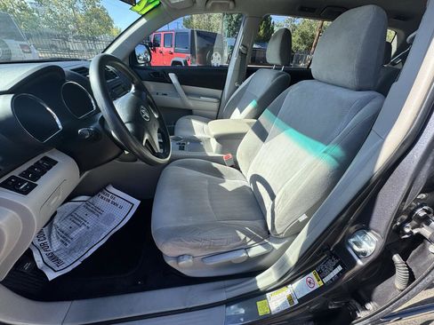 Used 2012 Toyota Highlander FWD image 22