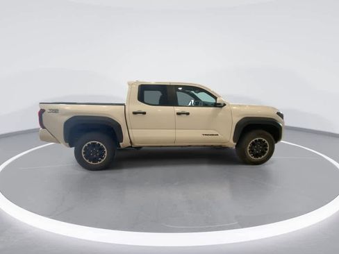 Used 2024 Toyota Tacoma TRD Off-Road AWD/4WD image 9