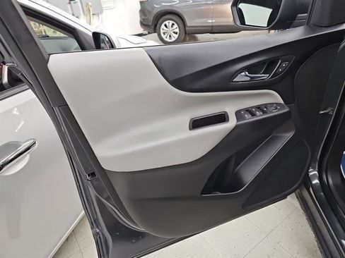 Used 2021 Chevrolet Equinox LS image 11