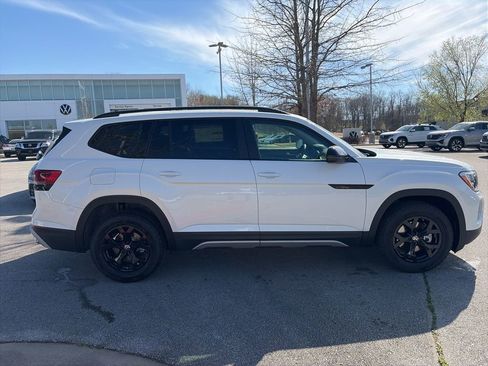 New 2026 Volkswagen Atlas Peak Edition AWD/4WD image 7