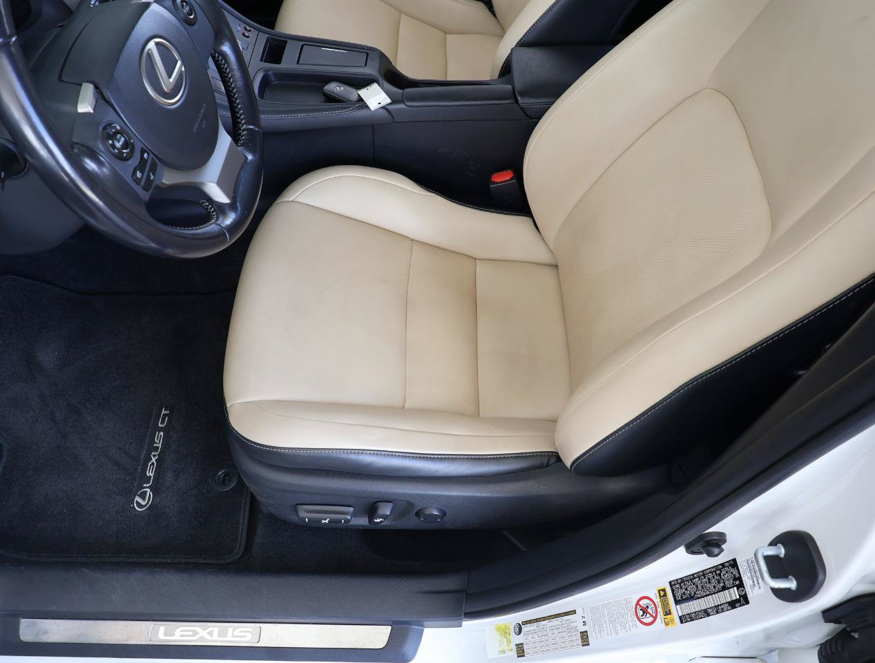 Used 2016 Lexus CT 200h w/ Seat Comfort Package FWD image 41