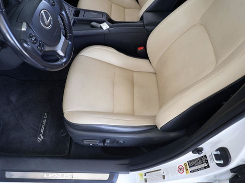 Used 2016 Lexus CT 200h w/ Seat Comfort Package FWD image 41