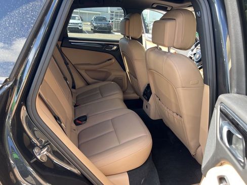 Used 2019 Porsche Macan image 17