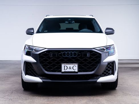 Used 2026 Audi RS Q8 performance AWD/4WD image 2