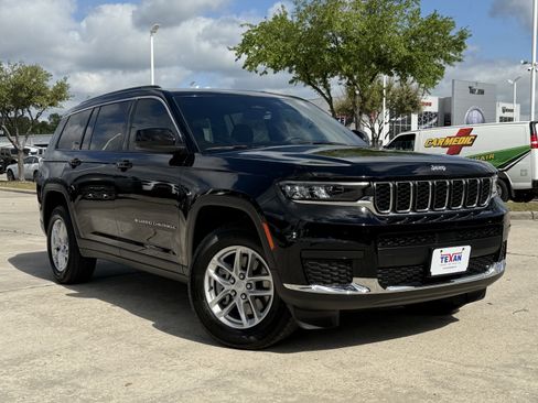 Used 2025 Jeep Grand Cherokee L Laredo image 2