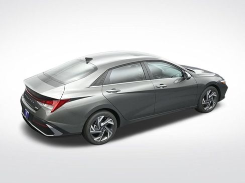 New 2026 Hyundai Elantra Limited FWD image 22