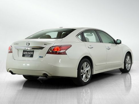 Used 2013 Nissan Altima 2.5 SL w/ Technology Pkg image 5