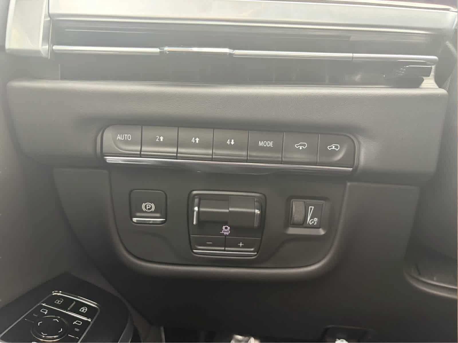 Used 2026 Cadillac Escalade Platinum Sport w/ LPO, ONYX Package AWD/4WD image 27