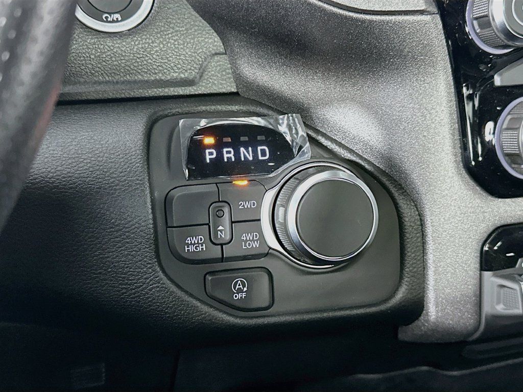 New 2026 RAM 1500 Express AWD/4WD image 12
