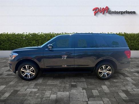 Used 2024 Ford Expedition XLT RWD image 4